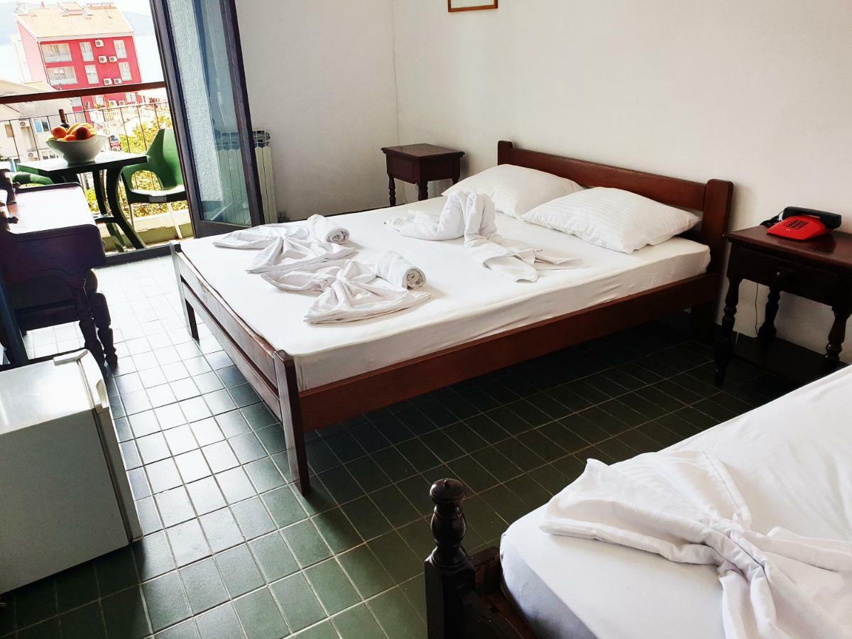 Hotel Sumadija Rafailovici Bečići Esterno foto