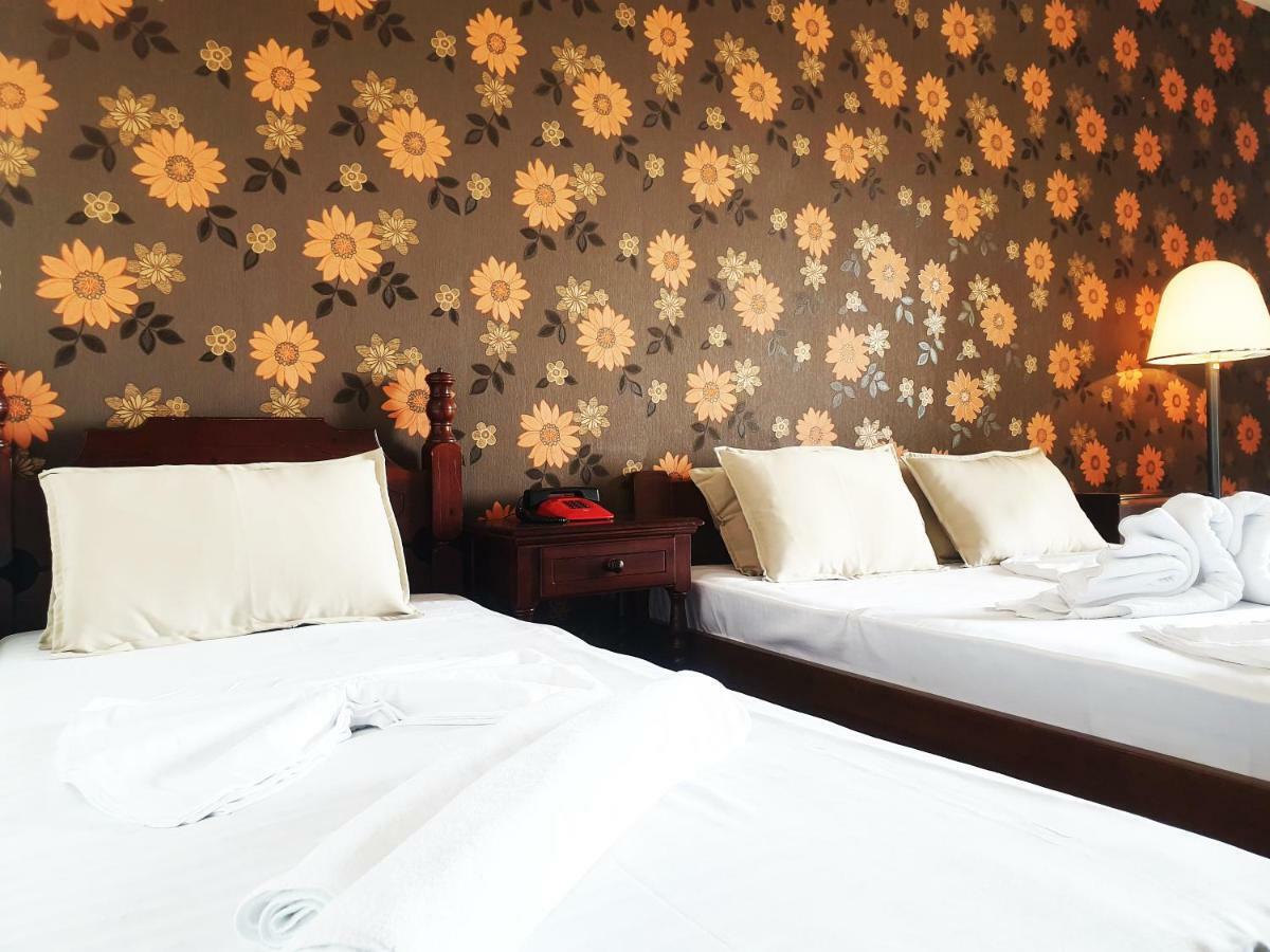Hotel Sumadija Rafailovici Bečići Esterno foto