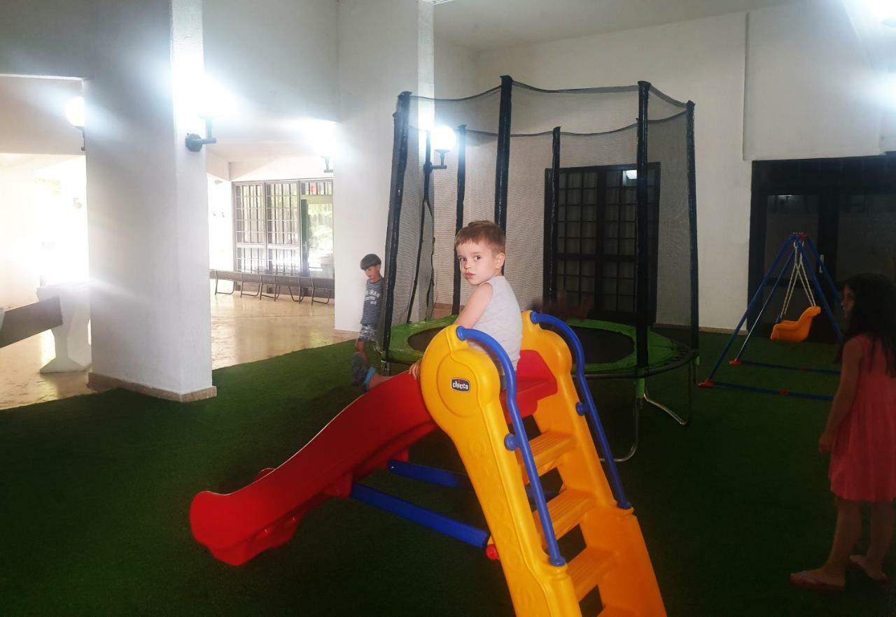 Hotel Sumadija Rafailovici Bečići Esterno foto